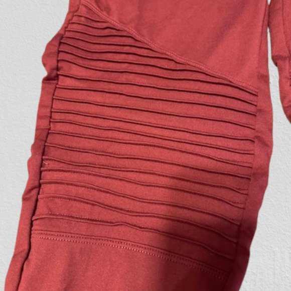 Fired Brick Wide Waistband MOTO Leggings (2) - Picture 4 of 7